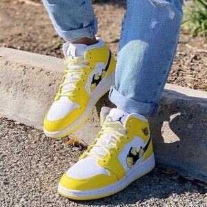 Jordan 1 Mid SE GS 'Rose Patch - Dynamic Yellow
